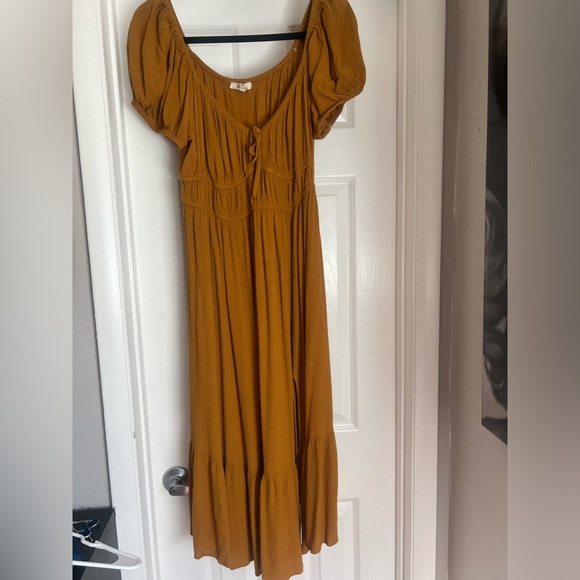 Never worn Blush Dress - Picture 6 of 8